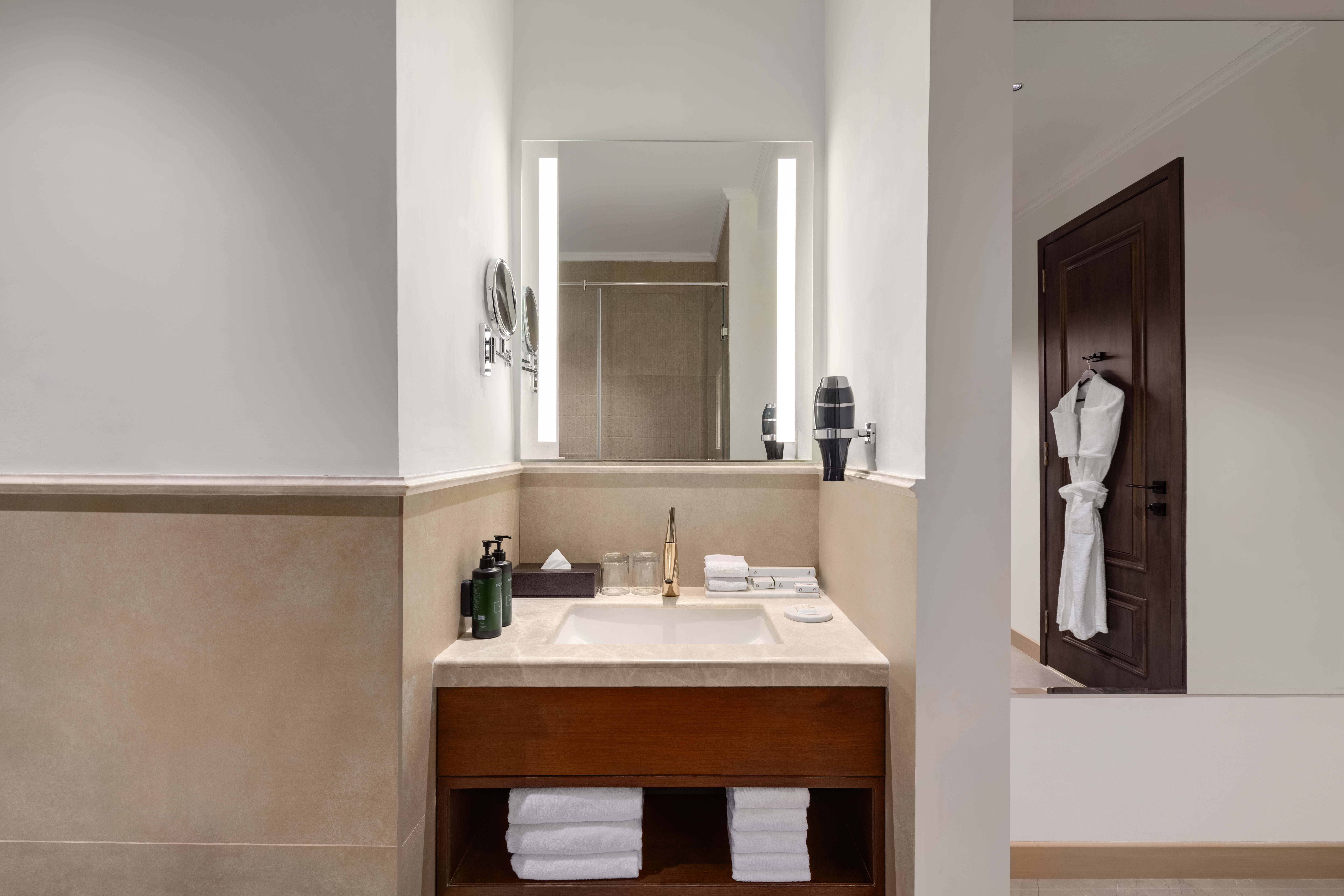 57988_Guest Room_FATEH ROOM BATHROOM (1)